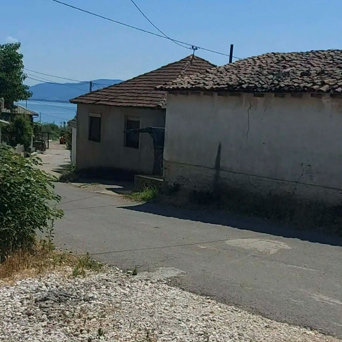 Куќа на одлична локација во Дојран